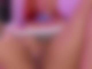 Live cam show with Samara - Facial on Camsoda
