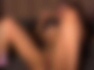 Live cam show with Teya - Dom on xplaylive.com