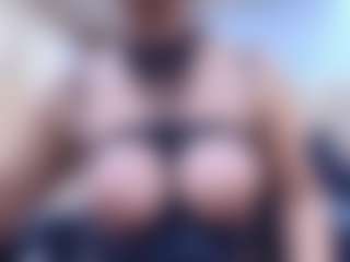 Live cam show with AnabellaThompson - Moaning on Camsoda