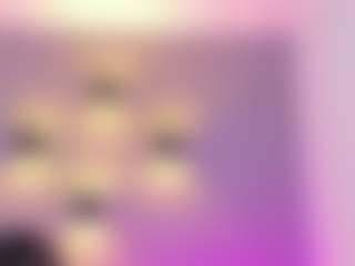 Live cam show with Elisa Castrillon - Ebony Petite on TeamSkeetLive