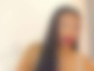 Live cam show with Elisa Castrillon - Petite on madthumbs