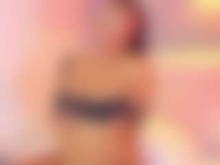 Live cam show with Elisa Castrillon - Petite on Camsoda