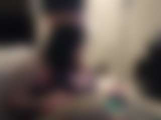 Live cam show with miacanelaxo - Gagging on TottyGirls