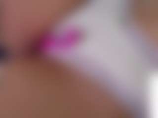 Live cam show with Good Girl - Tiny Tits on SpunkLive