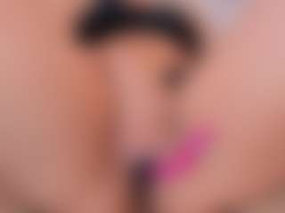 Live cam show with roxanneshelby - Oil on Instabang
