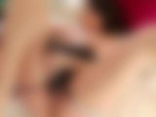 Live cam show with Celia - Shaved on TeamSkeetLive