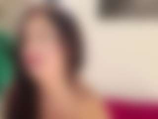 Live cam show with Celia - Athletic Teen (18+) on Uber Horny