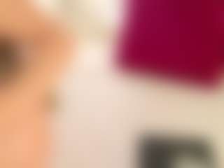 Live cam show with Celia - Oil on Camsoda