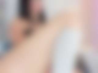 Live cam show with Emmajonees - Black Hair on Camsoda