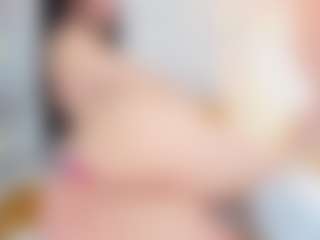 Live cam show with Emmajonees - White on Camsoda | colombia