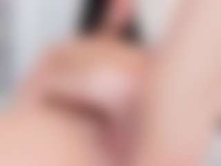 Live cam show with Emmajonees - Spank on StripNow