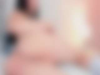 Live cam show with Emmajonees - Flat Chested on AdultVida.com