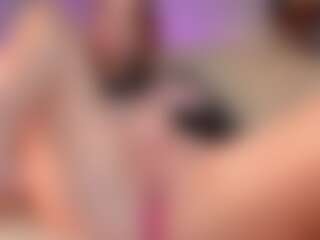Piniapplepussy's Live Sex Cam Show