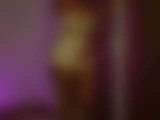 Live cam show with BiancaTease - Pleasure on AdultVida.com