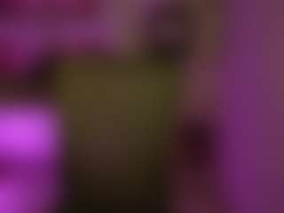 Live cam show with BiancaTease - Flirt on Chatstar