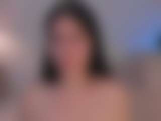 Live cam show with Hanna - Cute on TeamSkeetLive