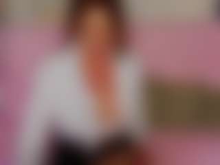 Live cam show with LucyBelli - Mature on camtv
