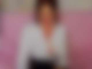 Live cam show with LucyBelli - Middle Aged on hornycams.live