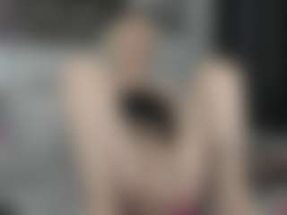 SilverFoxxxxy's Live Sex Cam Show