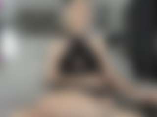 SilverFoxxxxy's Live Sex Cam Show