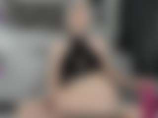 Live cam show with SilverFoxxxxy - Small Tits on SinfulBabes