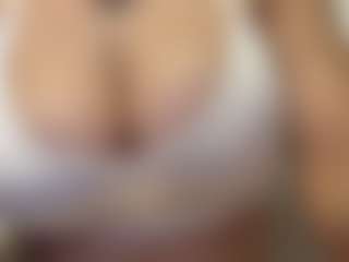 Selene Wild's Live Sex Cam Show