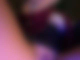 Live cam show with Selene Wild - Fit on Soda Cam