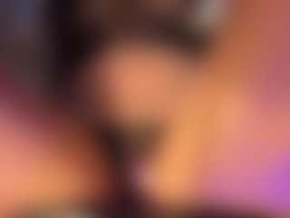 Live cam show with Selene Wild - Gagging on Dare Cams