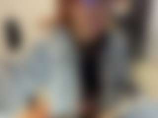 Live cam show with Selene Wild - Public Red Hair on nudelive.tv