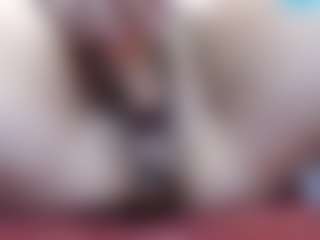 Live cam show with Elizabeth-Wild - Athletic Middle Aged on Mixed Magazine Live