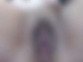 Live cam show with Elizabeth-Wild - Green Eyes on Big Tits