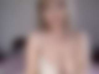 Live cam show with Lara - Asian MILF on Soda Cam