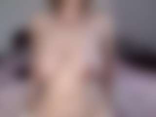 Live cam show with Lara - Bikini on realtime-chat