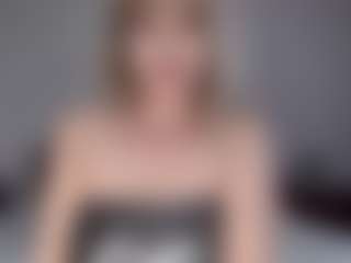 Live cam show with Lara - Gamer Asian on hotwifechat.live