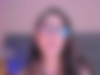 EmilyWatsonn's Live Sex Cam Show