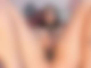 EmilyWatsonn's Live Sex Cam Show