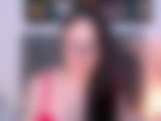 EmilyWatsonn's Live Sex Cam Show