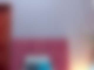 EmilyWatsonn's Live Sex Cam Show
