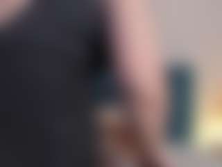 EmilyWatsonn's Live Sex Cam Show