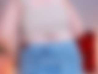 EmilyWatsonn's Live Sex Cam Show