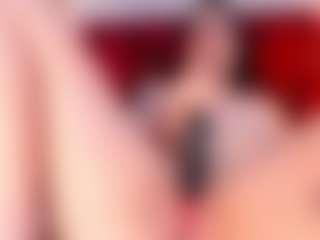 EmilyWatsonn's Live Sex Cam Show