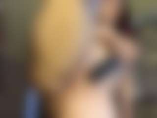 Live cam show with XtraHotX - Double Penetration on boobsie.com