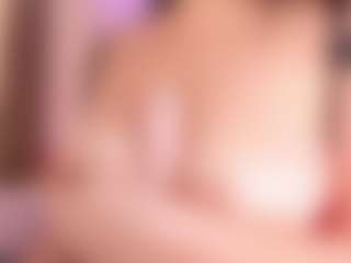 Live cam show with Daleshka - Curvy on live18s.com