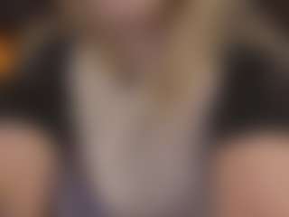 Live cam show with ELLIE - Upskirt on Camsoda