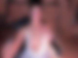 Live cam show with AlessaRomero - Living Room on TottyGirls