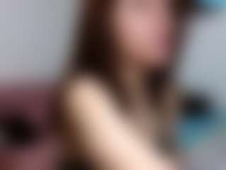 Live cam show with PenelopeHott - Red Hair Shaved Pussy on Camsoda