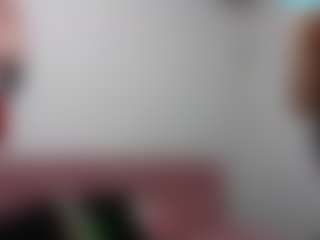 Live cam show with PenelopeHott - Red Hair MILF on xDating