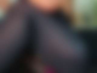 Live cam show with SEXIROSE - Camel Toe on Camming Site
