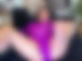 Live cam show with SEXIROSE - Middle Aged on xplaylive.com