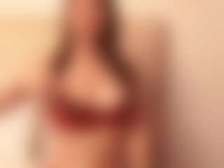 Live cam show with CassieHilton - Housewife on Camsoda